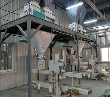 Modern Auto Poultry Feed Production Line 3.5-6.5mm Pig Feed Making Machine