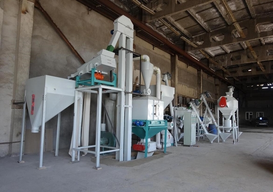SGS Rabbit Pig Cow Animal Feed Production Machine 1-2T Capacity